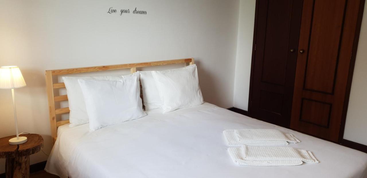 Quinta De Carvalhal - Casa De Campo กิมาไรส์ ภายนอก รูปภาพ