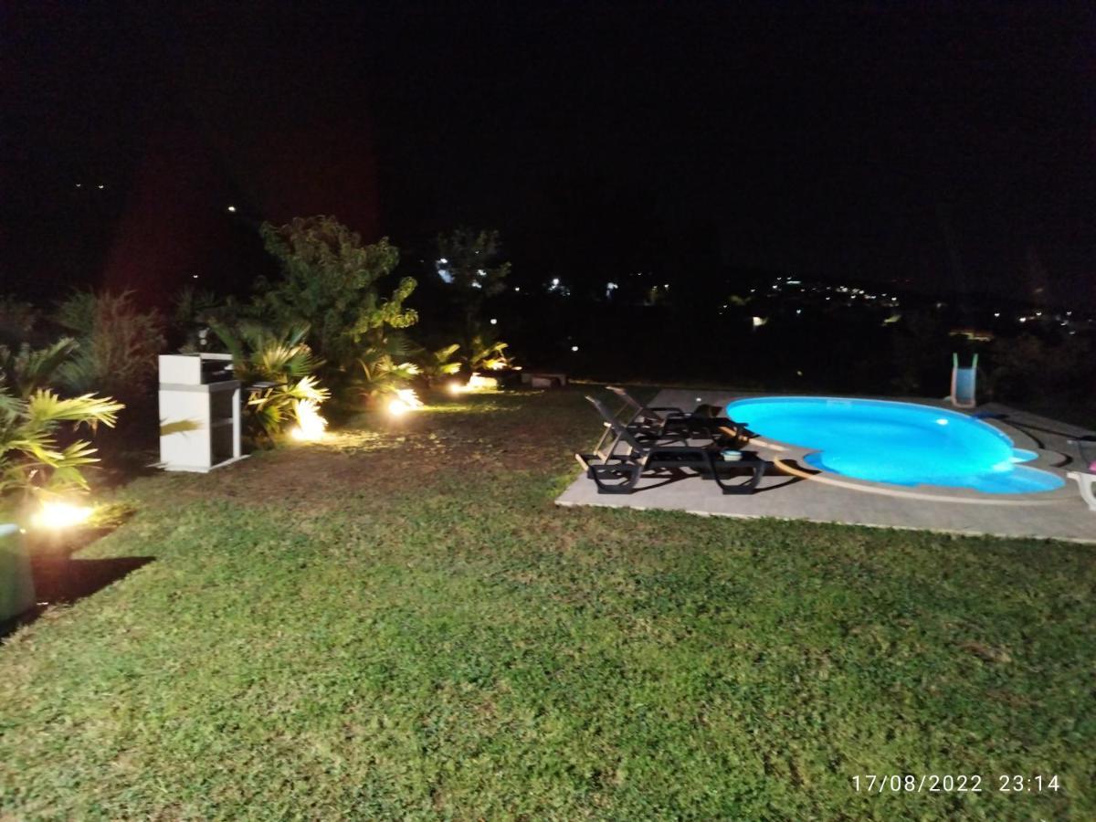 Quinta De Carvalhal - Casa De Campo กิมาไรส์ ภายนอก รูปภาพ